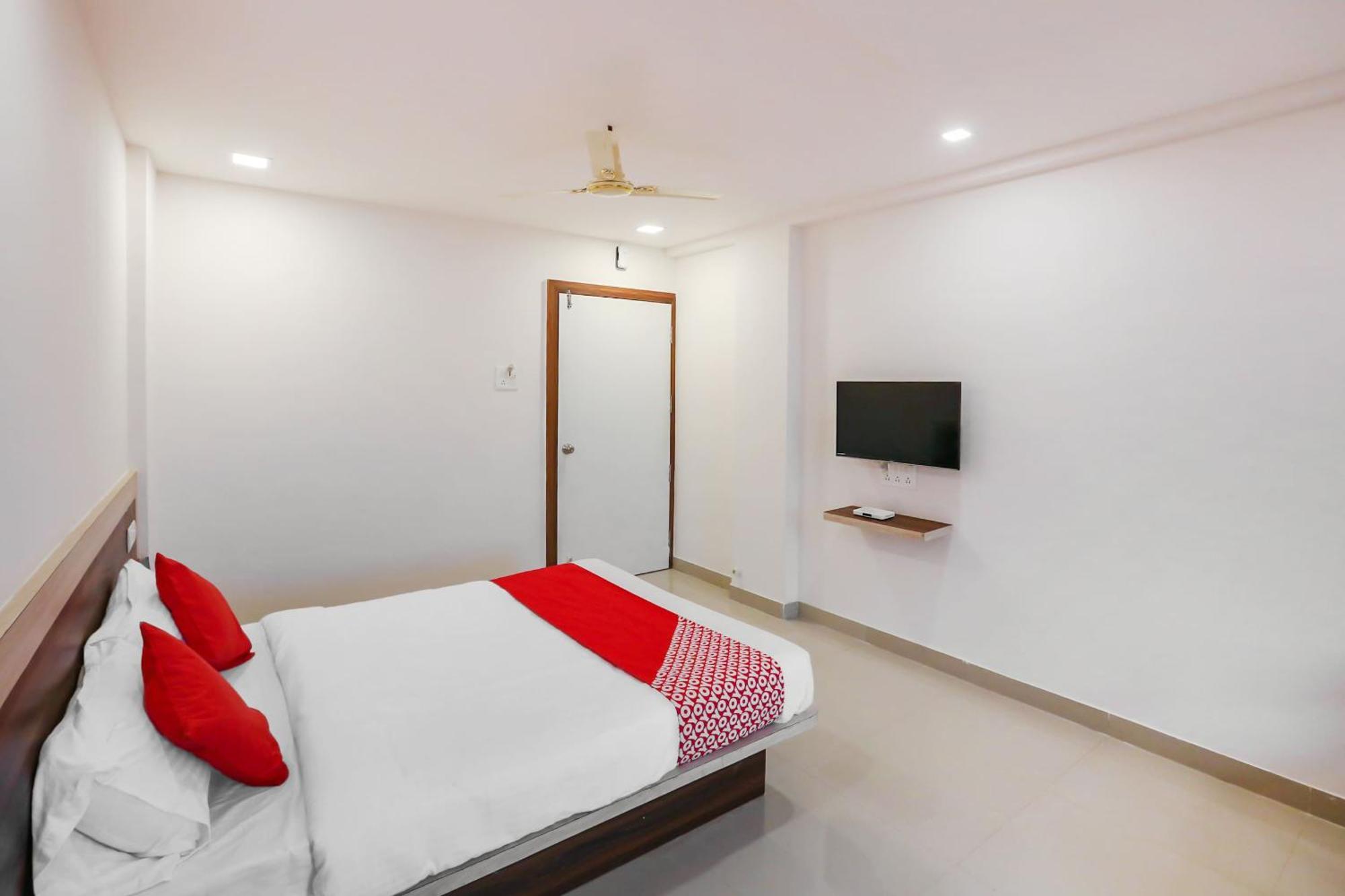 Hotel O Pingara Executive Phursungi Luaran gambar