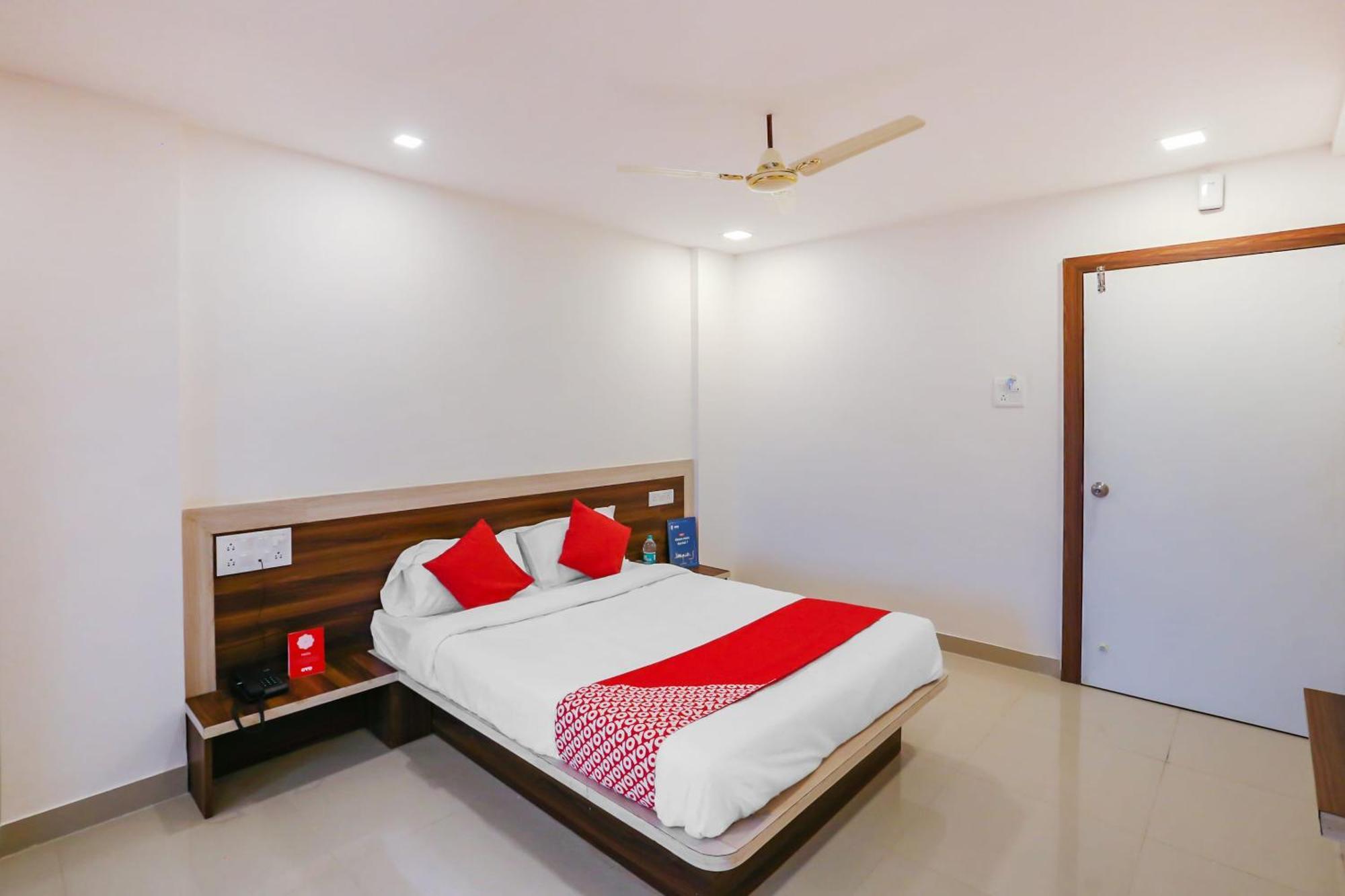 Hotel O Pingara Executive Phursungi Luaran gambar