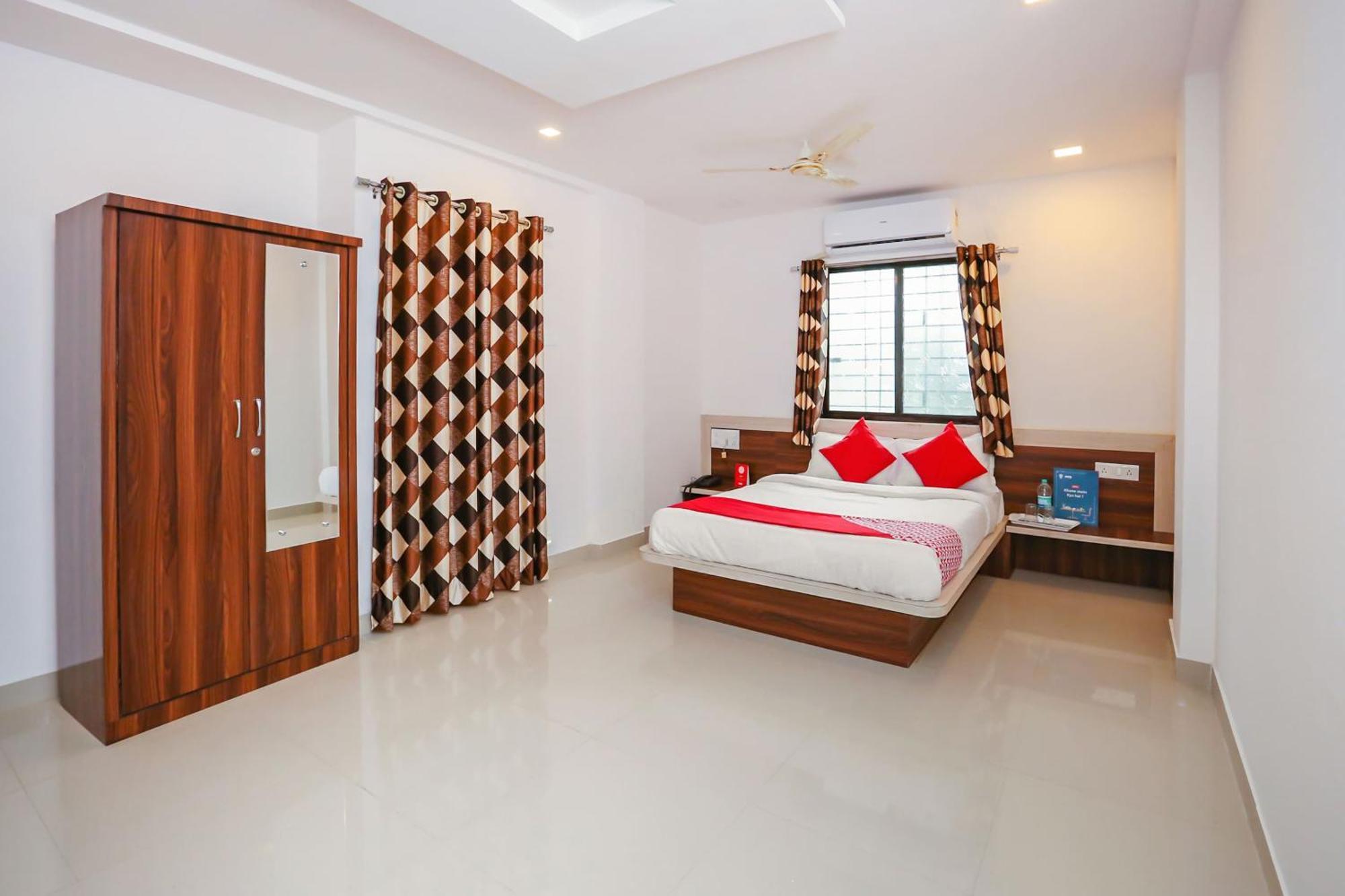 Hotel O Pingara Executive Phursungi Luaran gambar