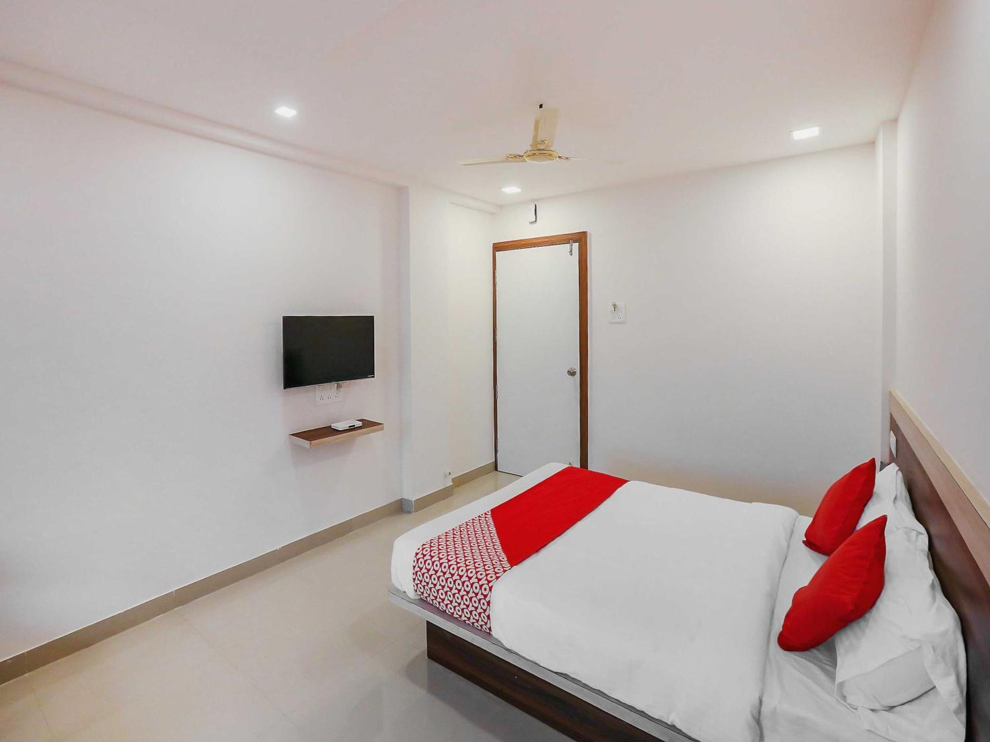 Hotel O Pingara Executive Phursungi Luaran gambar