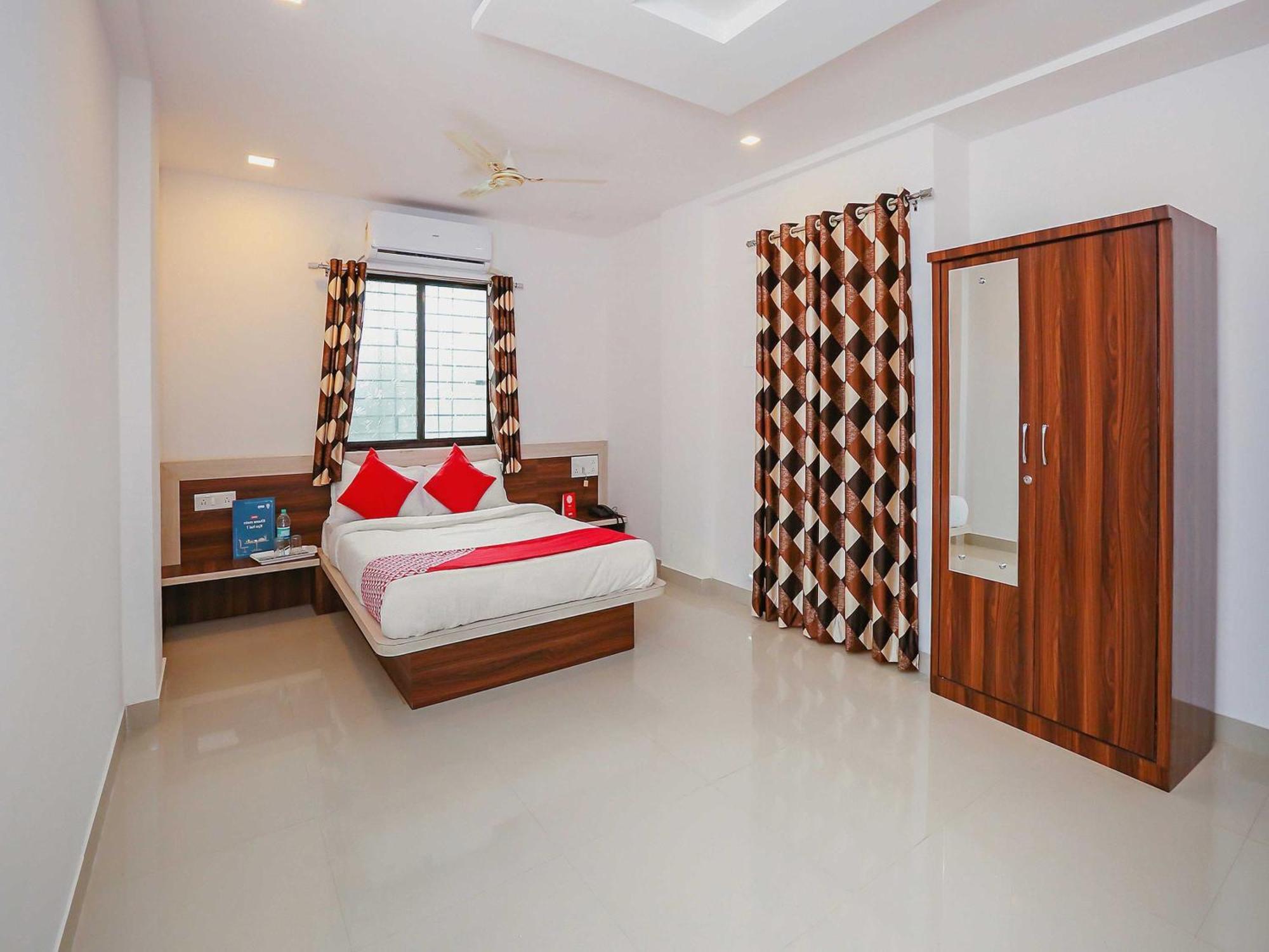Hotel O Pingara Executive Phursungi Luaran gambar