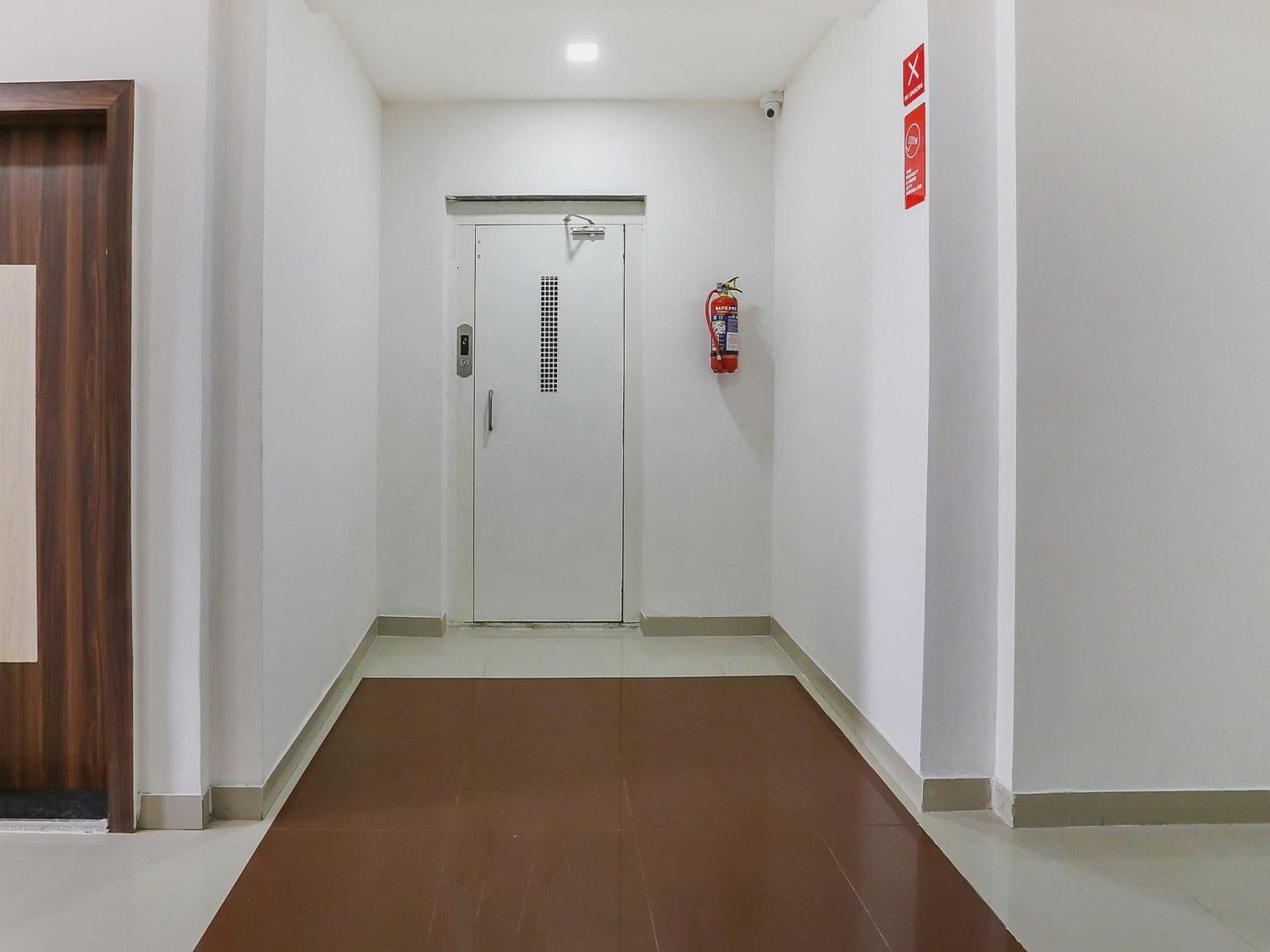 Hotel O Pingara Executive Phursungi Luaran gambar